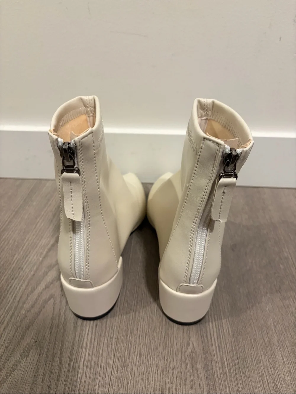 NWOT Cream Pointed Ankle Boots with Block Heel Size 35 = US 4.5